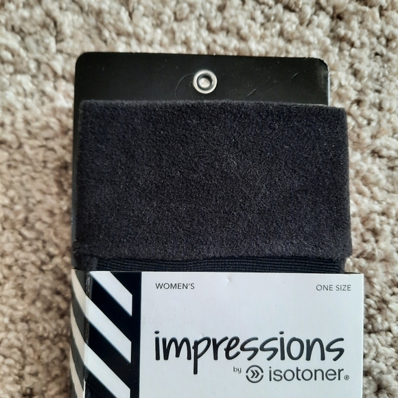 NWT Isotoner Impressions Active SmarTouch Technology black gloves OS - Picture 4 of 9
